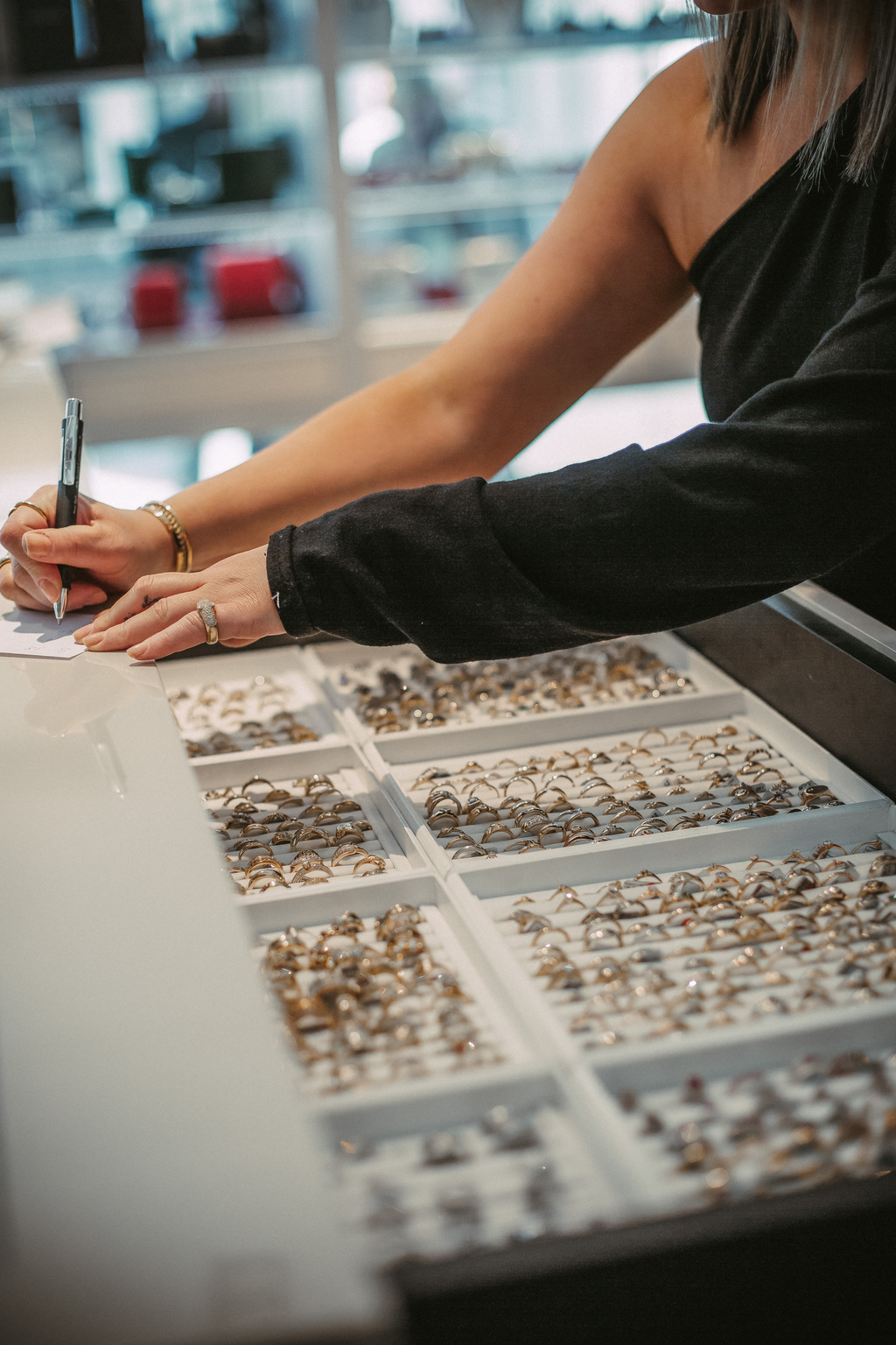 Ankauf von Schmuck, Uhren, Altgold, Brillanten, Zahngold, Silber